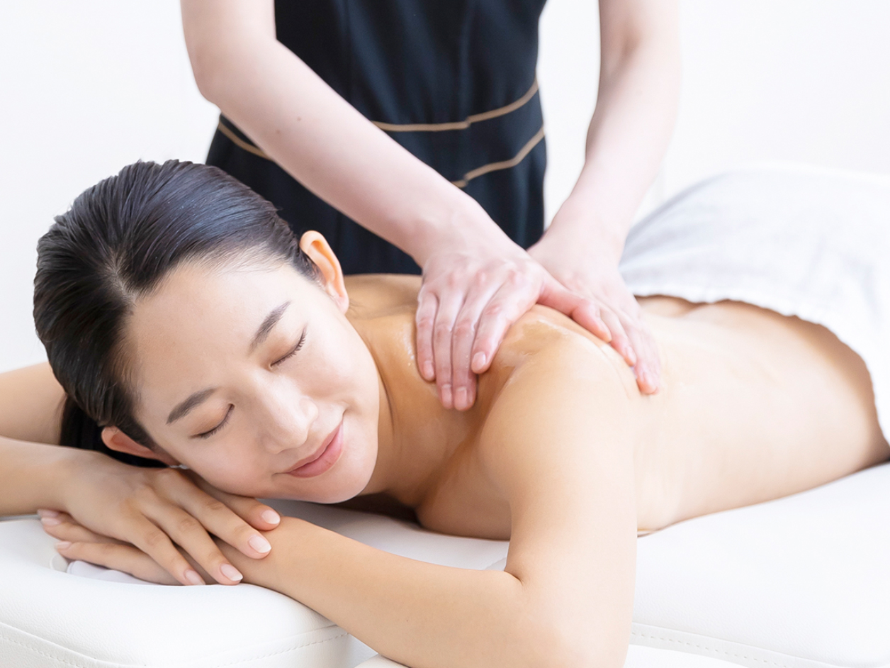 タイ式アロマオイル(全メニュー女性スタッフが担当)