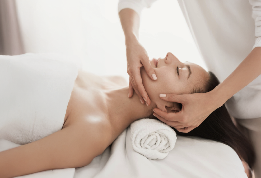 3D小顔セラピー（女性ｽﾀｯﾌが担当します）2025/12/1-